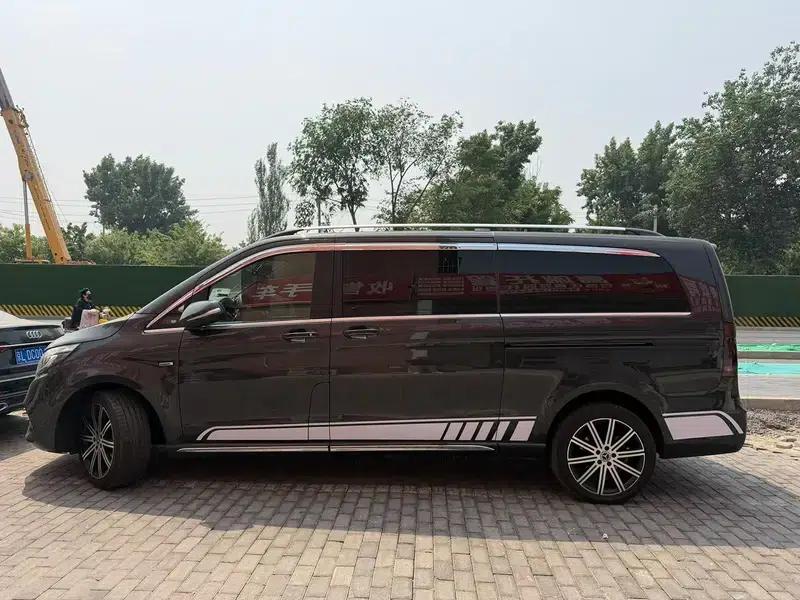 Mercedes-Benz V-Class 2021 V 260 L Long Wheelbase Premium Edition — миниатюра 3