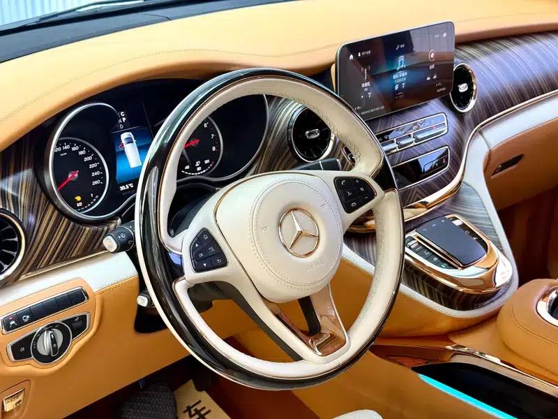 2024 Mercedes-Benz V-Class 2.0T Automatic Rear-Wheel Drive 7-Seater Factory Custom Edition — миниатюра 21