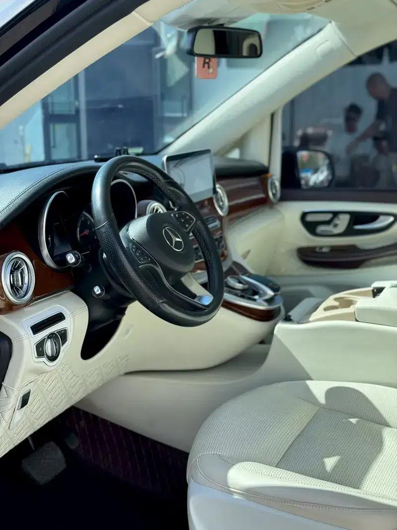 Mercedes-Benz V-Class 2018 V 260 Navigator Edition (China V Emission Standard) — миниатюра 8