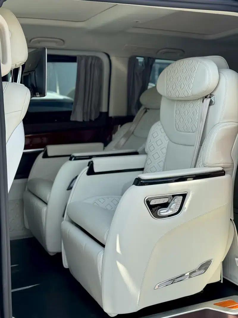 Mercedes-Benz V-Class 2018 V 260 Navigator Edition (China V Emission Standard) — миниатюра 9