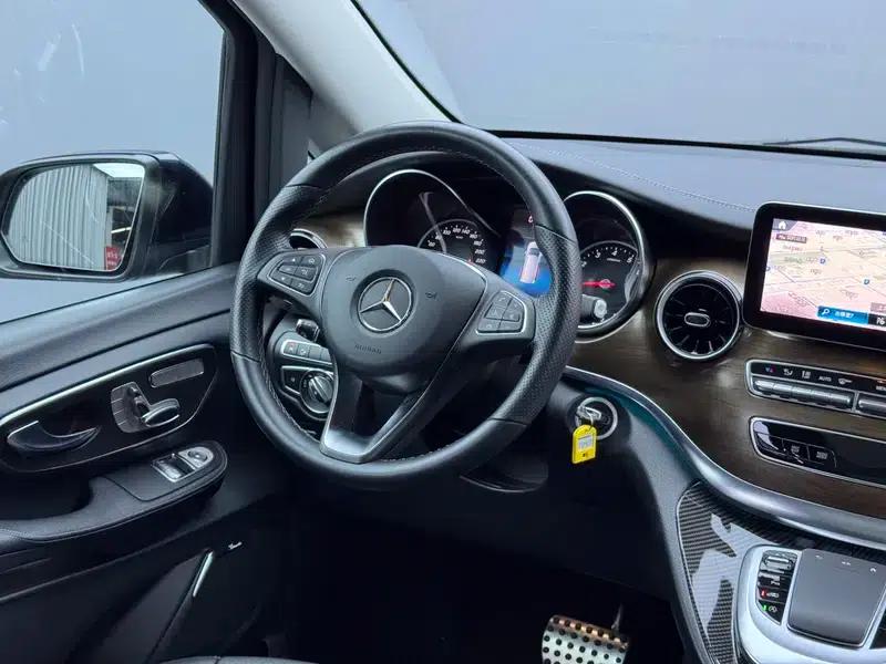Mercedes-Benz V-Class 2021 V 260 L Long Wheelbase Premium Edition — миниатюра 11