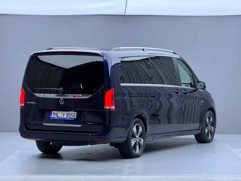 Mercedes-Benz V-Class 2021 V 260 L Long Wheelbase Premium Edition — миниатюра 3