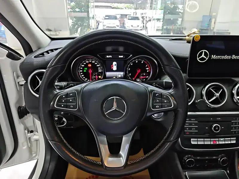 2017 Mercedes-Benz GLA 200 Fashion Edition — миниатюра 13