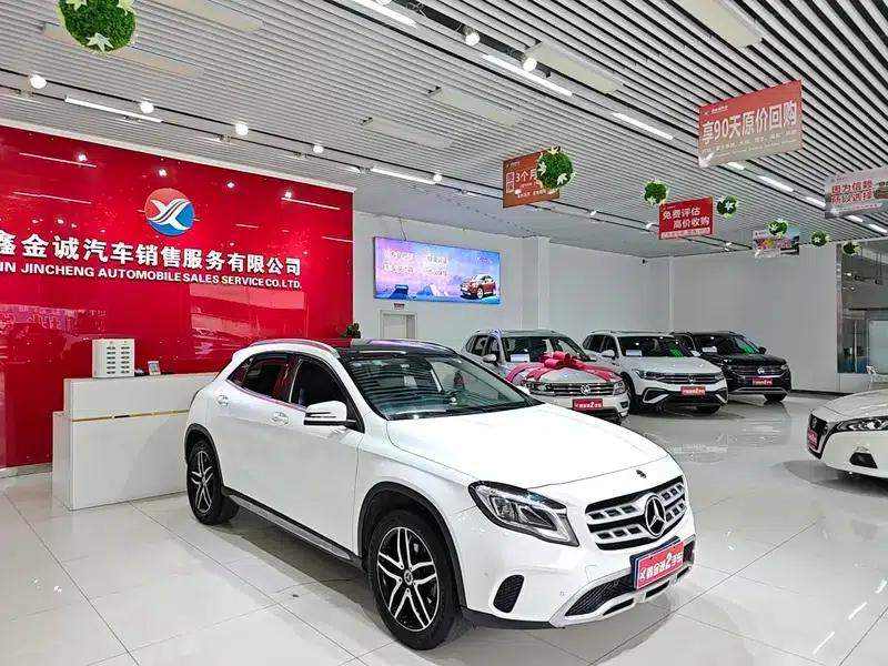 2017 Mercedes-Benz GLA 200 Fashion Edition — миниатюра 3