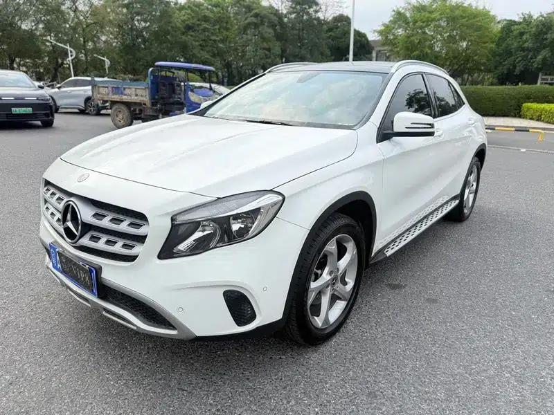 2017 Mercedes-Benz GLA 200 Fashion Edition — миниатюра 1