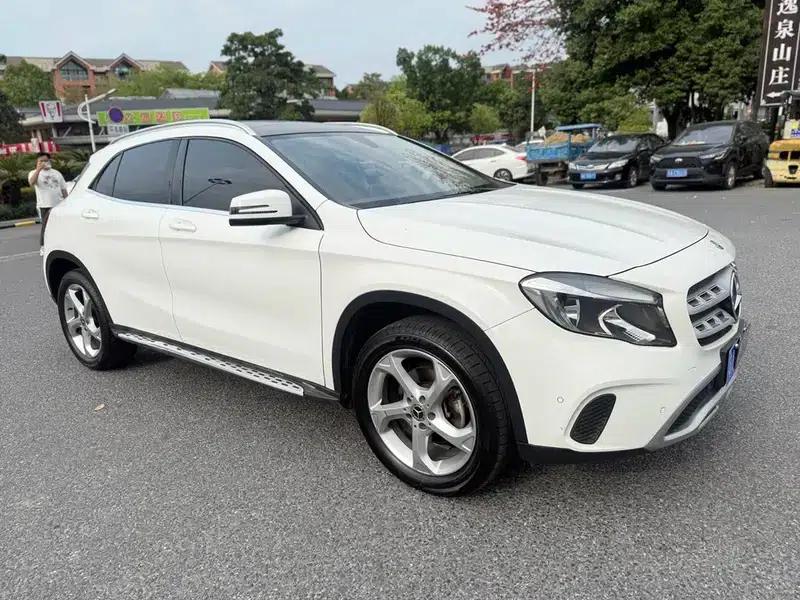 2017 Mercedes-Benz GLA 200 Fashion Edition — миниатюра 3