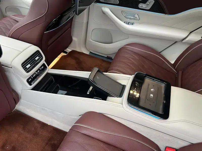 2024 Maybach GLS 600 4MATIC Elegance Edition — миниатюра 3
