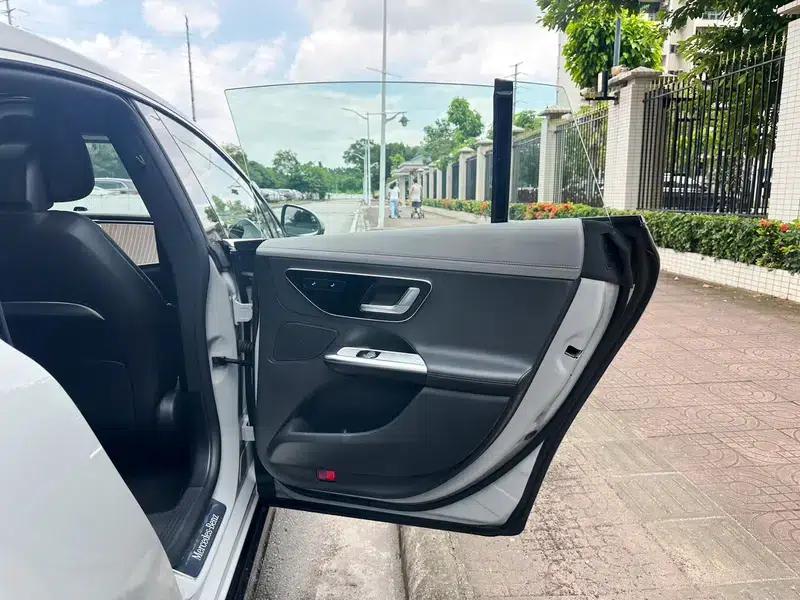 2023 Mercedes-Benz EQE SUV 350 4MATIC Pioneer Edition — миниатюра 10