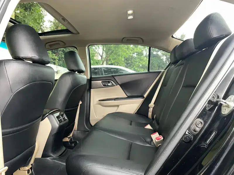 2015 Honda Accord 2.0L LX Comfort Edition — миниатюра 9
