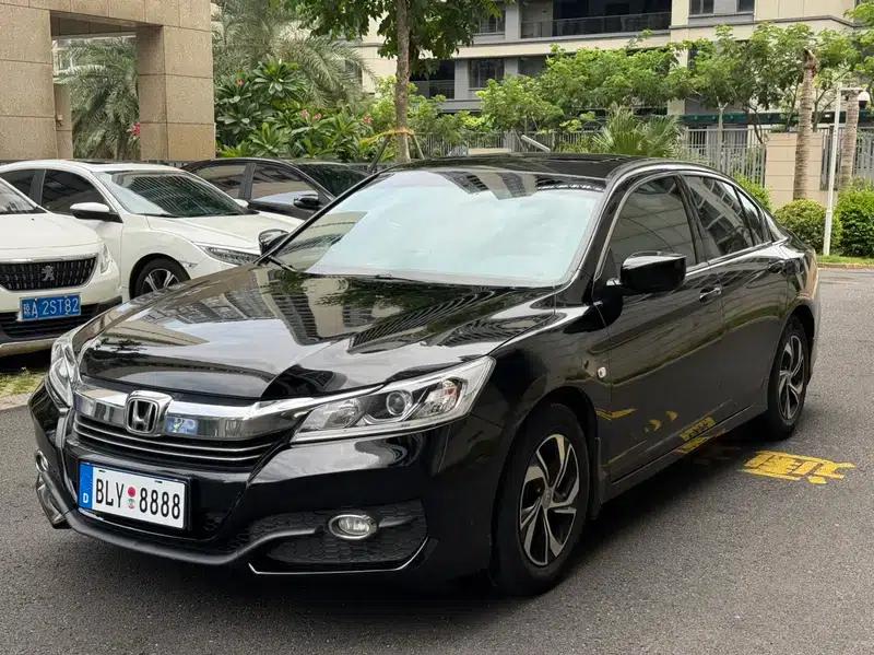 Accord 2016 2.0L Elite Edition — миниатюра 1