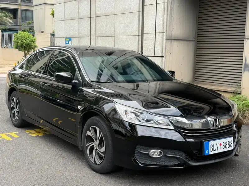 Accord 2016 2.0L Elite Edition — миниатюра 3