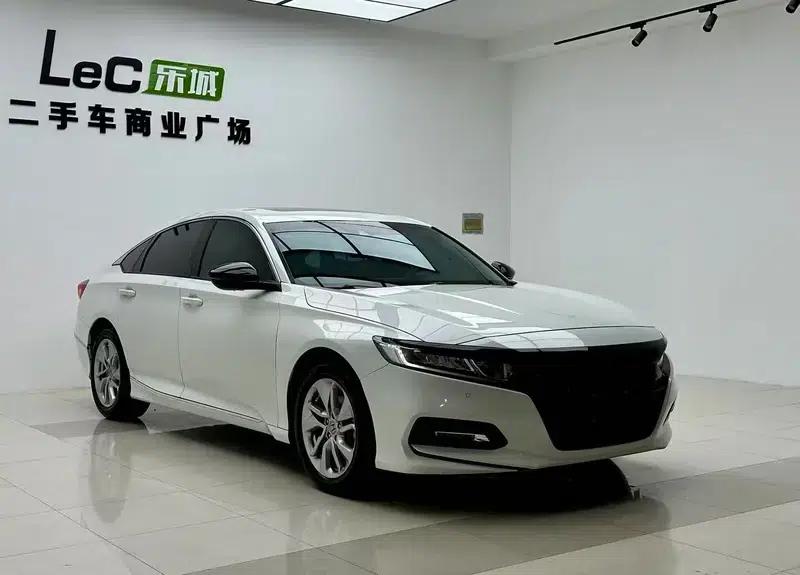 2018 Honda Accord 260TURBO Luxury Edition (China VI Emission Standard) — миниатюра 3