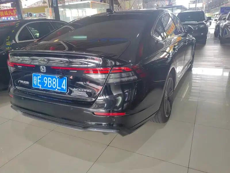 2024 Honda Accord 260TURBO Luxury Edition — миниатюра 5