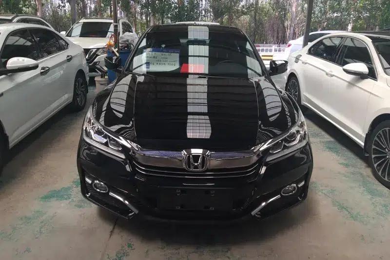 Accord 2016 2.0L Elite Edition — миниатюра 2