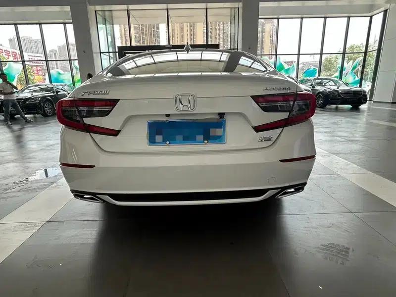 2022 Honda Accord 260TURBO Luxury Edition — миниатюра 5