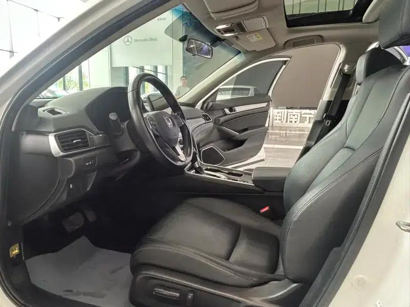 2022 Honda Accord 260TURBO Luxury Edition — миниатюра 8