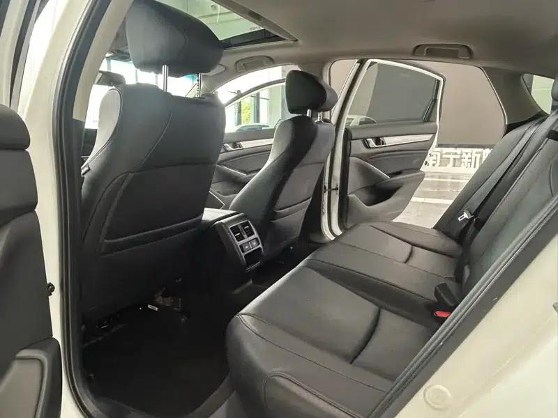 2022 Honda Accord 260TURBO Luxury Edition — миниатюра 9