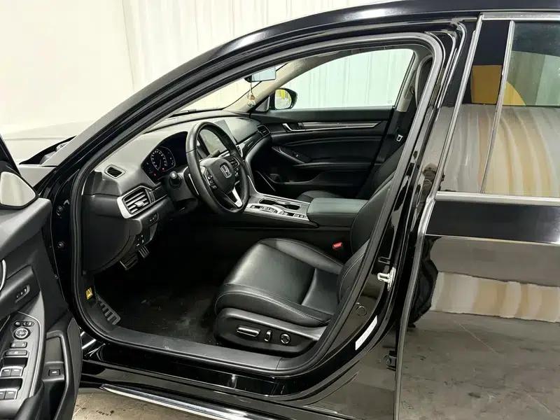 2022 Honda Accord Hybrid 2.0L Phantom Night Edition — миниатюра 17