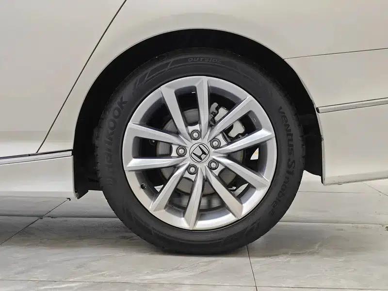 2022 Honda Accord 260TURBO Luxury Edition — миниатюра 9