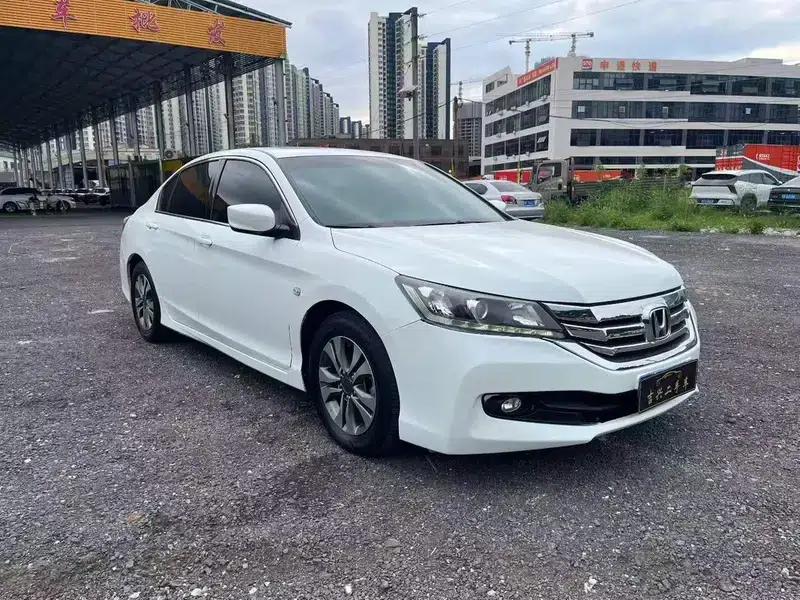 2015 Honda Accord 2.0L LX Comfort Edition — миниатюра 3