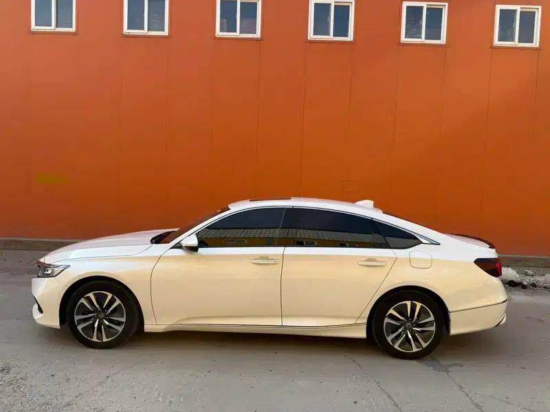 2022 Honda Accord Hybrid 2.0L Elite Edition — миниатюра 3