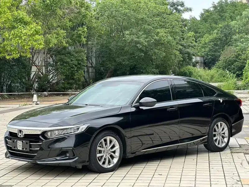 2022 Honda Accord 260TURBO Luxury Edition — миниатюра 1