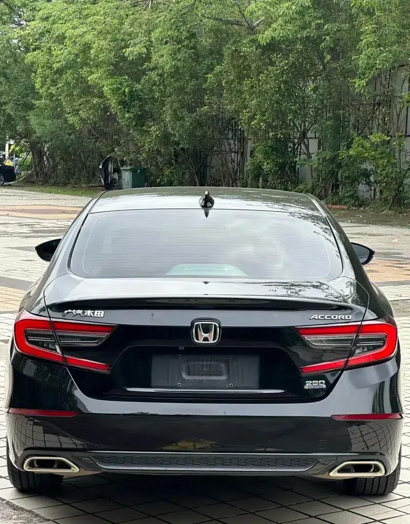 2022 Honda Accord 260TURBO Luxury Edition — миниатюра 4