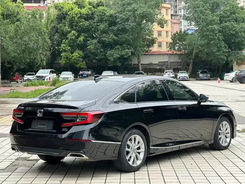 2022 Honda Accord 260TURBO Luxury Edition — миниатюра 5