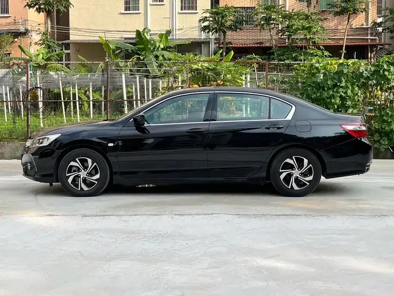 2016 Honda Accord 2.0L Comfort Edition — миниатюра 4