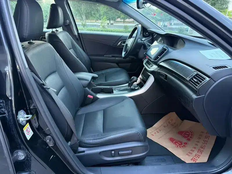 2014 Honda Accord 2.4L EXN Luxury Navigation Edition — миниатюра 4