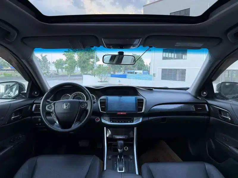 2014 Honda Accord 2.4L EXN Luxury Navigation Edition — миниатюра 5