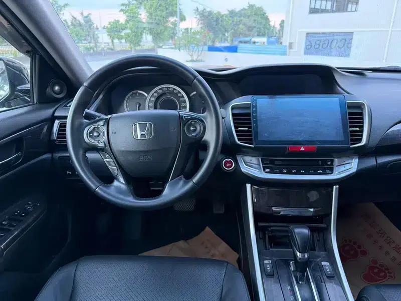2014 Honda Accord 2.4L EXN Luxury Navigation Edition — миниатюра 6
