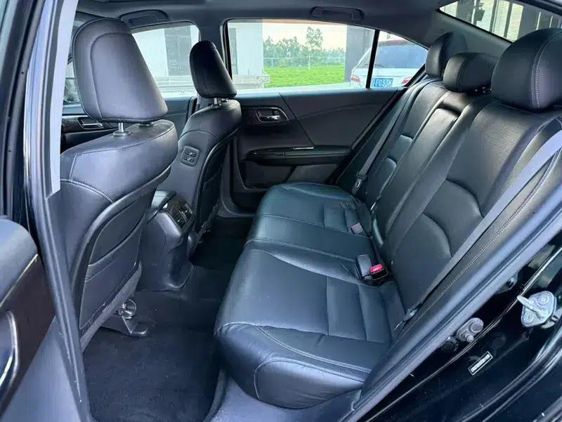 2014 Honda Accord 2.4L EXN Luxury Navigation Edition — миниатюра 9