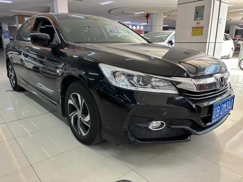 2016 Honda Accord 2.0L Comfort Edition — миниатюра 3