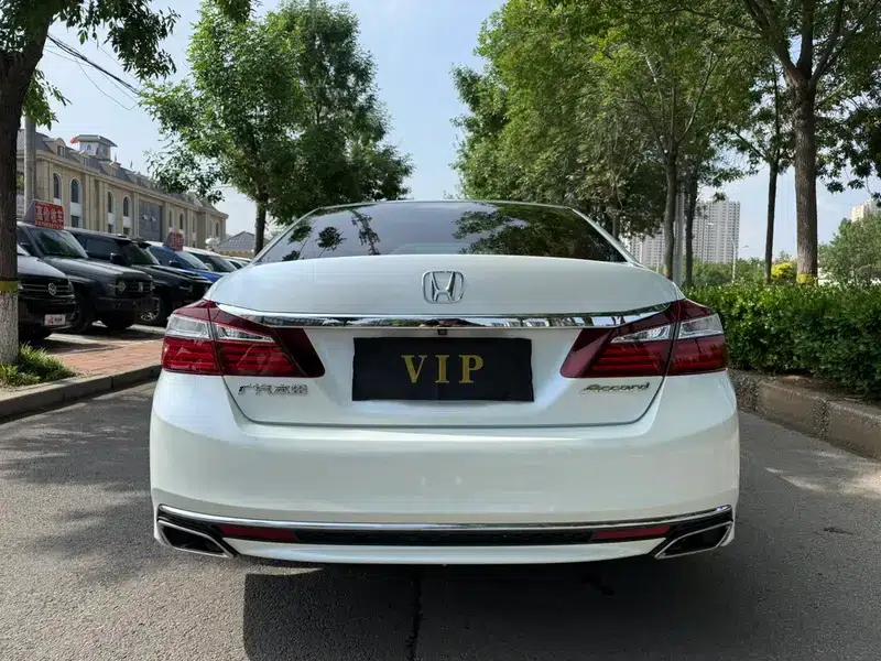 2016 Honda Accord 2.0L Comfort Edition — миниатюра 5