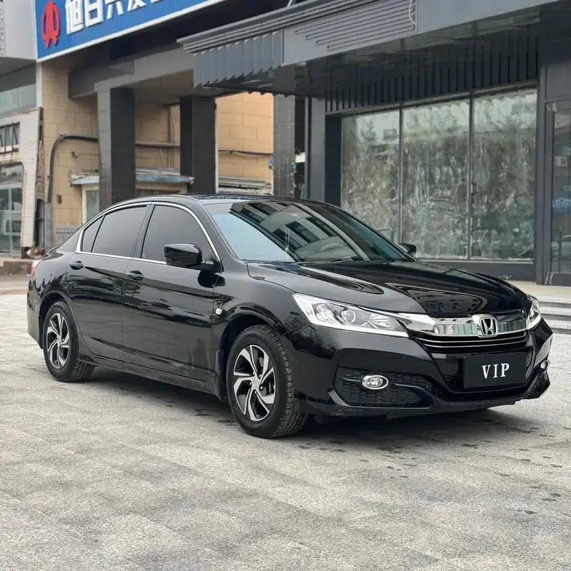 2016 Honda Accord 2.0L Comfort Edition — миниатюра 3