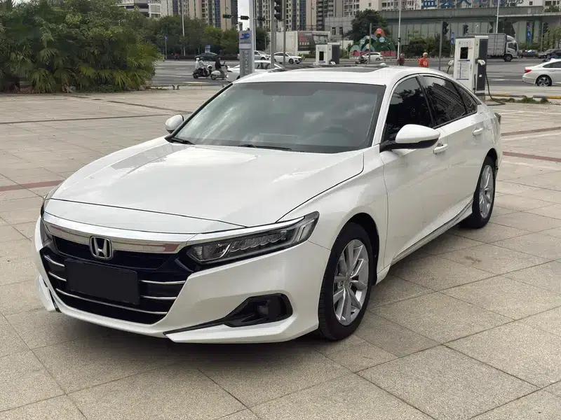 2022 Honda Accord 260TURBO Luxury Edition — миниатюра 1