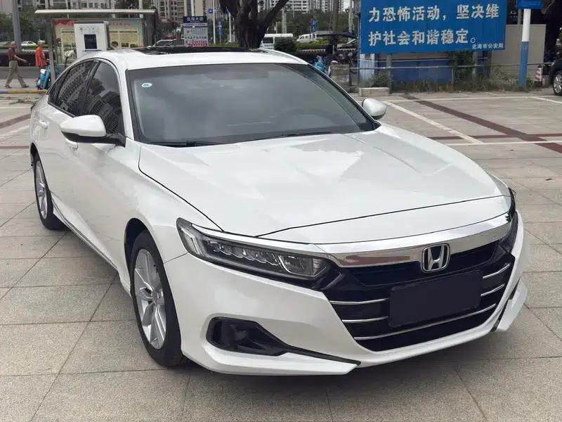 2022 Honda Accord 260TURBO Luxury Edition — миниатюра 3