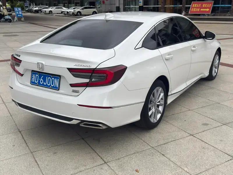 2022 Honda Accord 260TURBO Luxury Edition — миниатюра 5