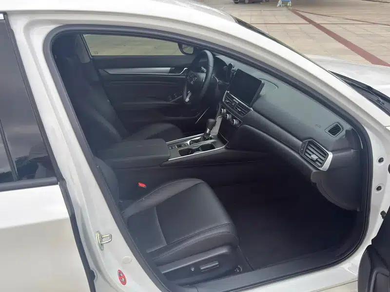 2022 Honda Accord 260TURBO Luxury Edition — миниатюра 6