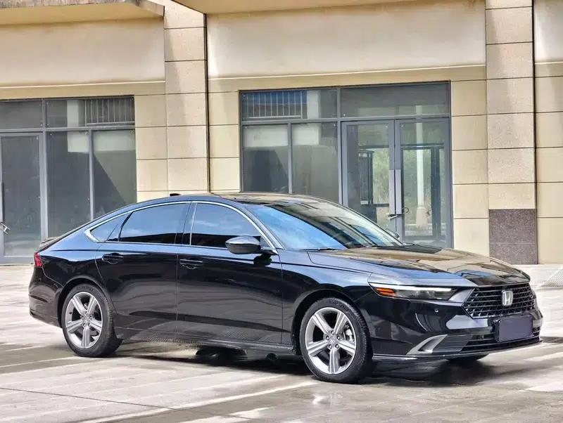 2023 Honda Accord 260TURBO Premium Edition — миниатюра 3