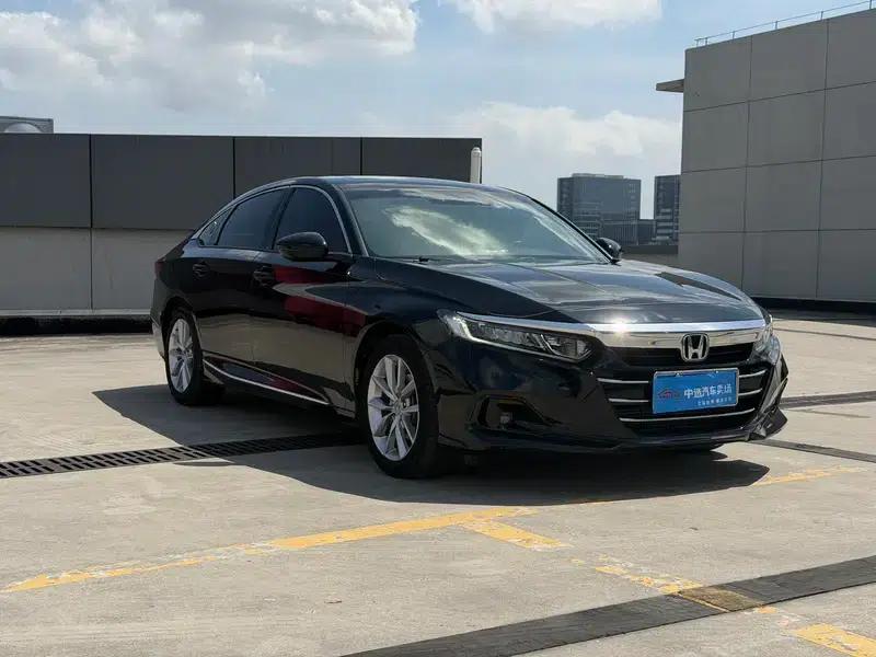 2022 Honda Accord 260TURBO Luxury Edition — миниатюра 3