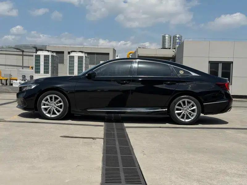 2022 Honda Accord 260TURBO Luxury Edition — миниатюра 4