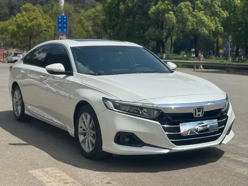 2022 Honda Accord 260TURBO Luxury Edition — миниатюра 3