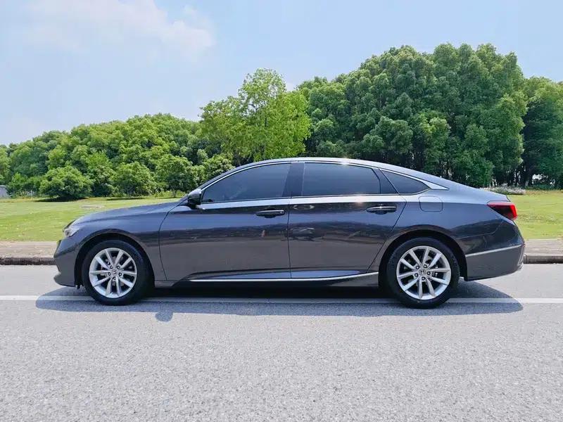 2022 Honda Accord 260TURBO Luxury Edition — миниатюра 3