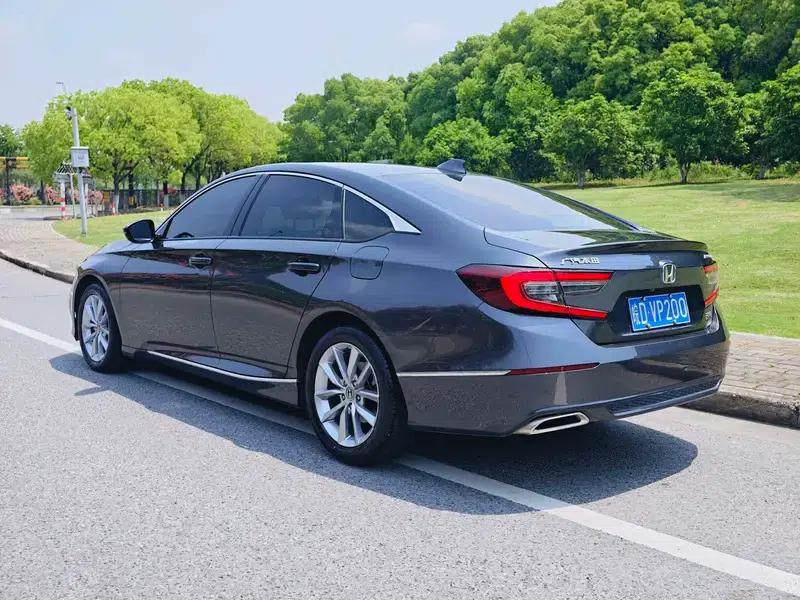 2022 Honda Accord 260TURBO Luxury Edition — миниатюра 4