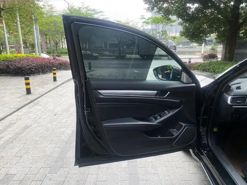 2022 Honda Accord Hybrid 2.0L Elite Edition — миниатюра 14