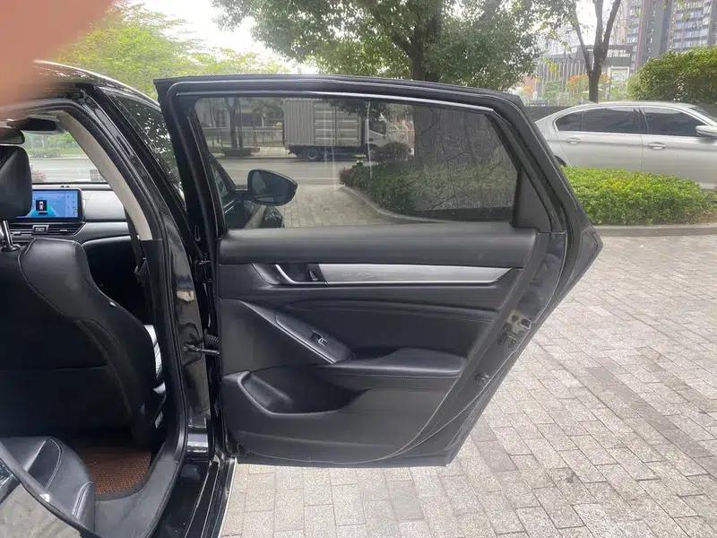 2022 Honda Accord Hybrid 2.0L Elite Edition — миниатюра 19