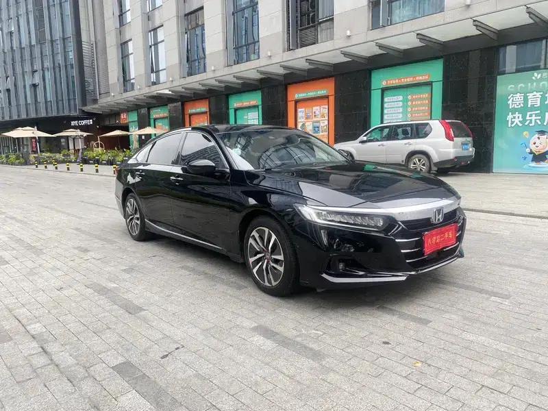 2022 Honda Accord Hybrid 2.0L Elite Edition — миниатюра 3