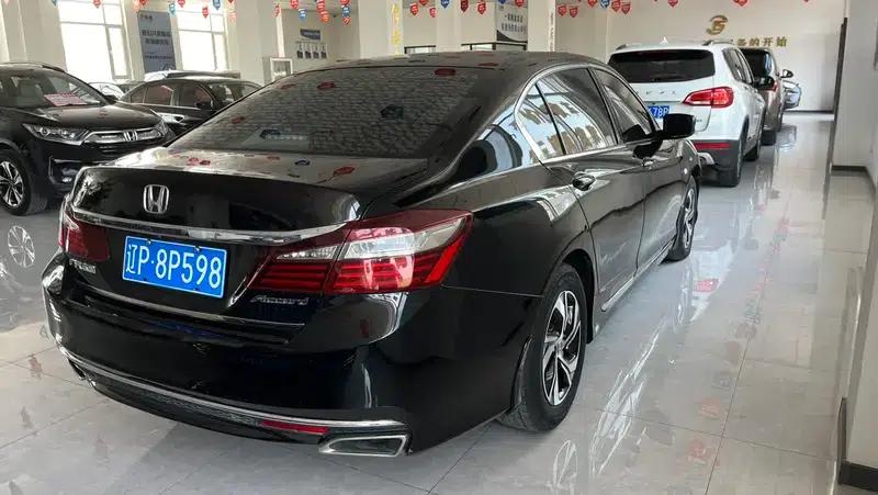 2016 Honda Accord 2.0L Comfort Edition — миниатюра 4